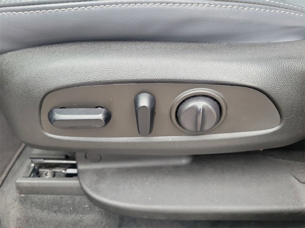 Used 2021 Buick Enclave Essence w/ Sound and Sites Package image 25