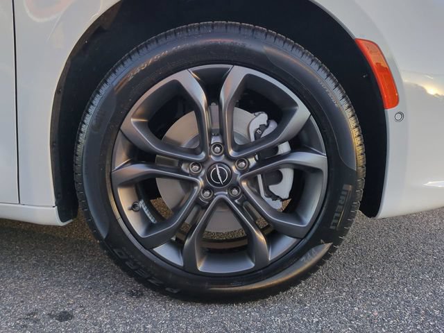 New 2026 Chrysler Pacifica Select AWD/4WD image 11