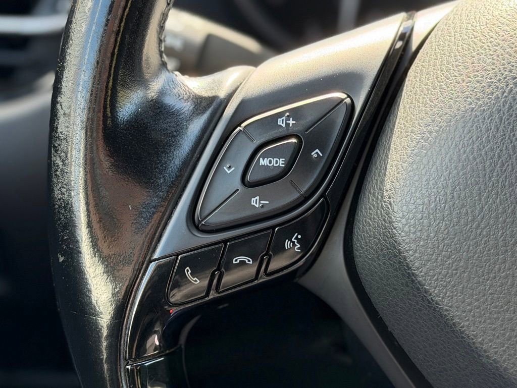 Used 2018 Toyota C-HR XLE FWD image 8