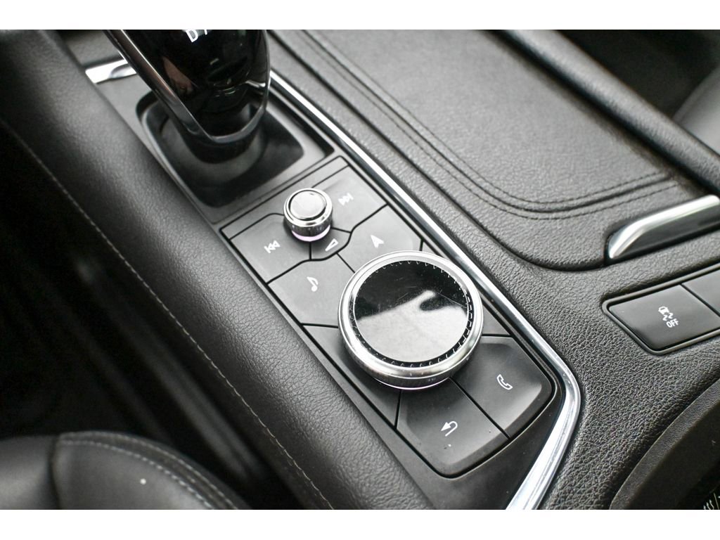 Certified 2022 Cadillac XT5 Premium Luxury image 44