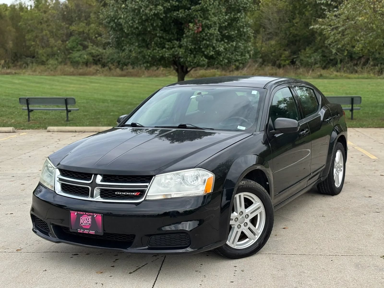 Used 2012 Dodge Avenger SXT FWD image 10
