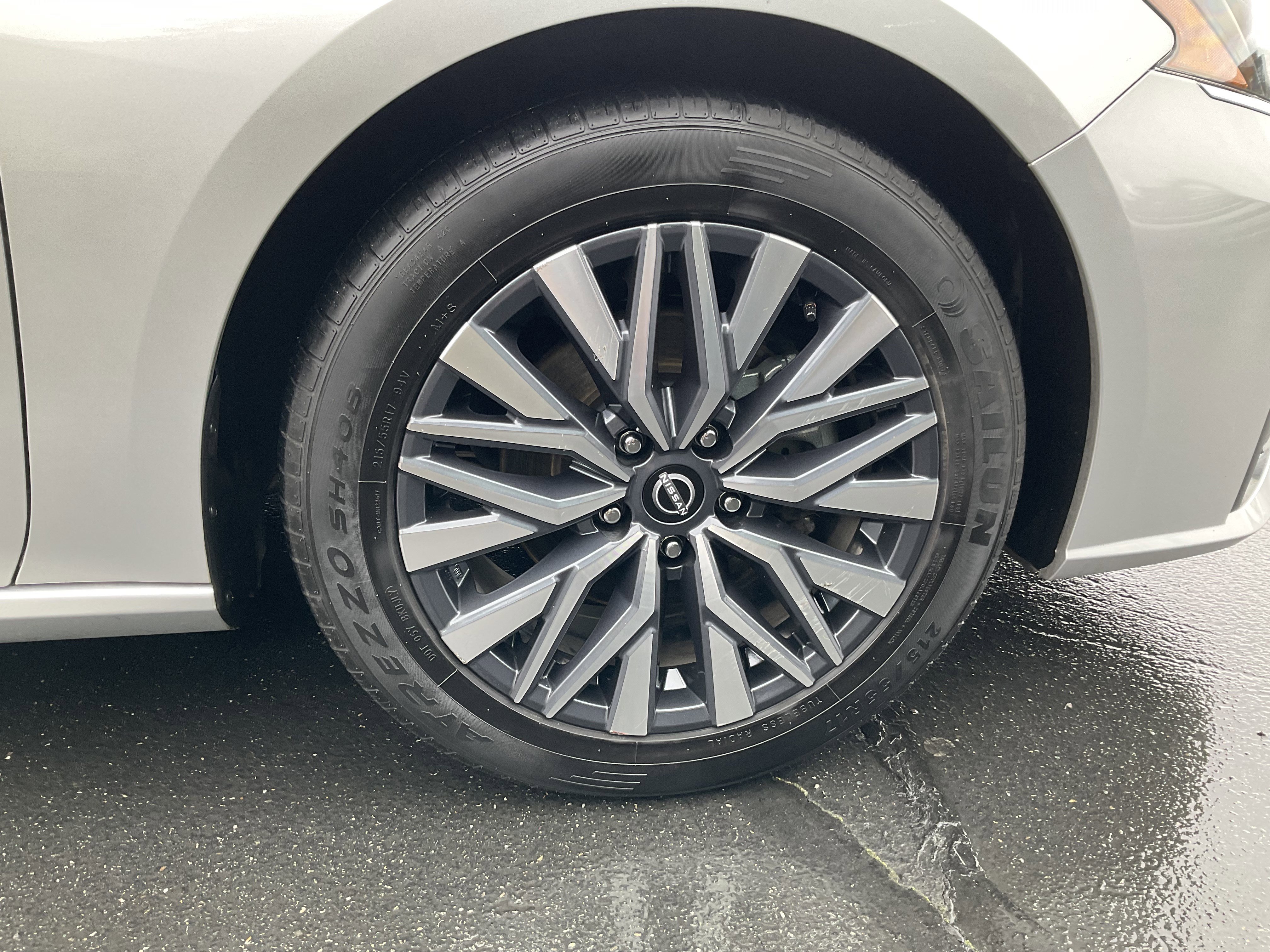 Used 2024 Nissan Altima 2.5 SV image 11