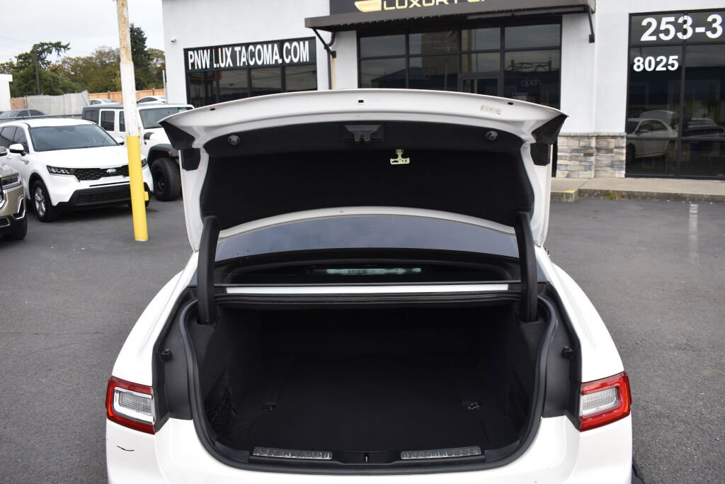 Used 2017 Lincoln Continental Premiere image 28