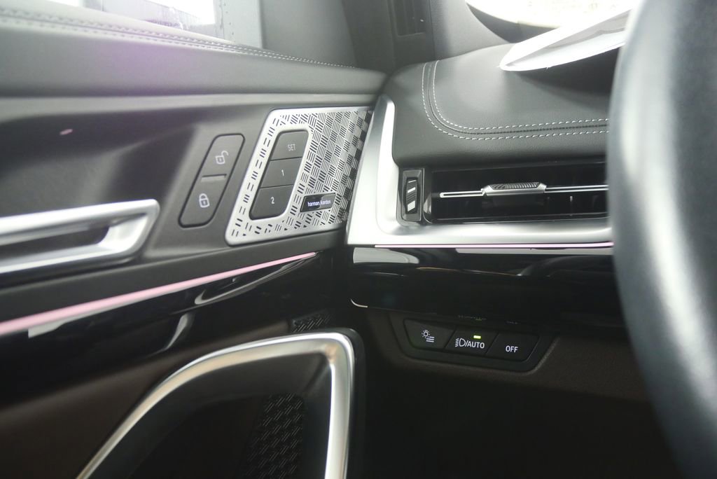 Used 2023 BMW X1 xDrive28i w/ Premium Package image 17