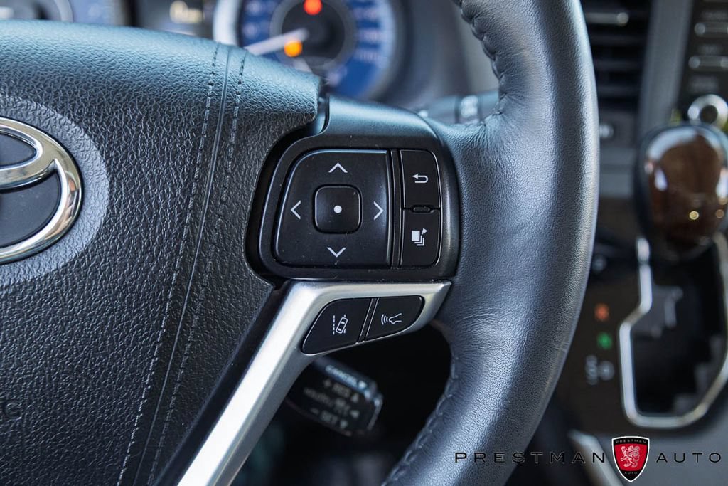 Used 2020 Toyota Sienna Limited FWD image 30