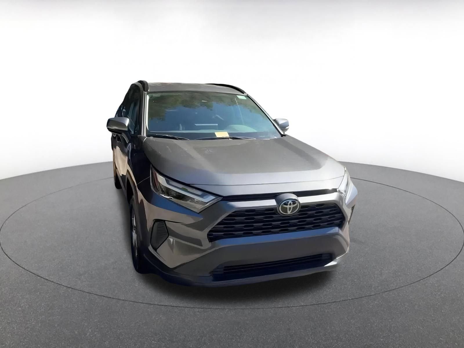 Used 2025 Toyota RAV4 XLE image 3