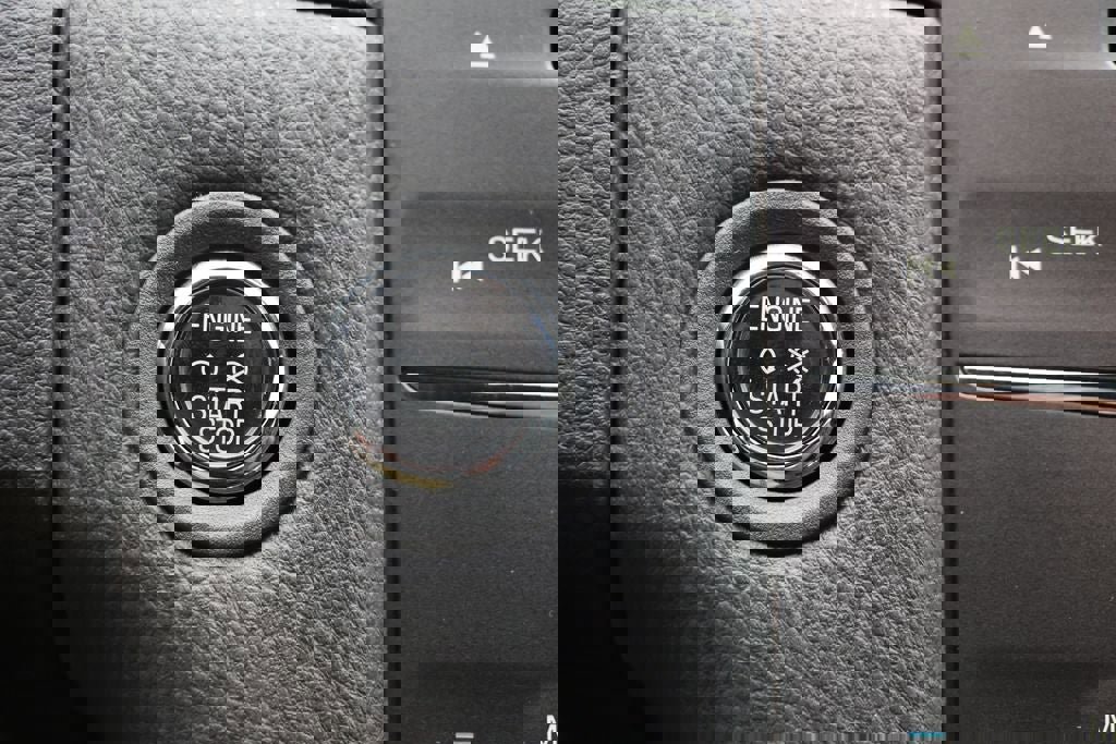 Used 2013 Ford Taurus SEL image 24