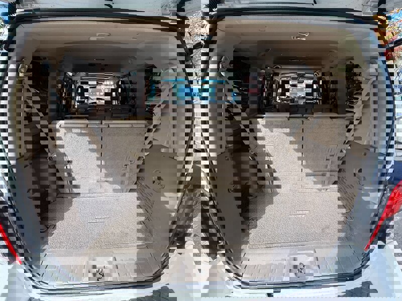 Used 2011 Nissan Pathfinder LE w/ Navigation Pkg image 11