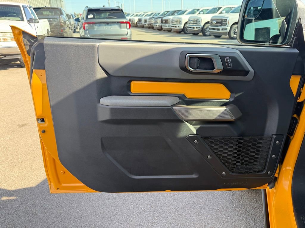 Used 2022 Ford Bronco Black Diamond image 7