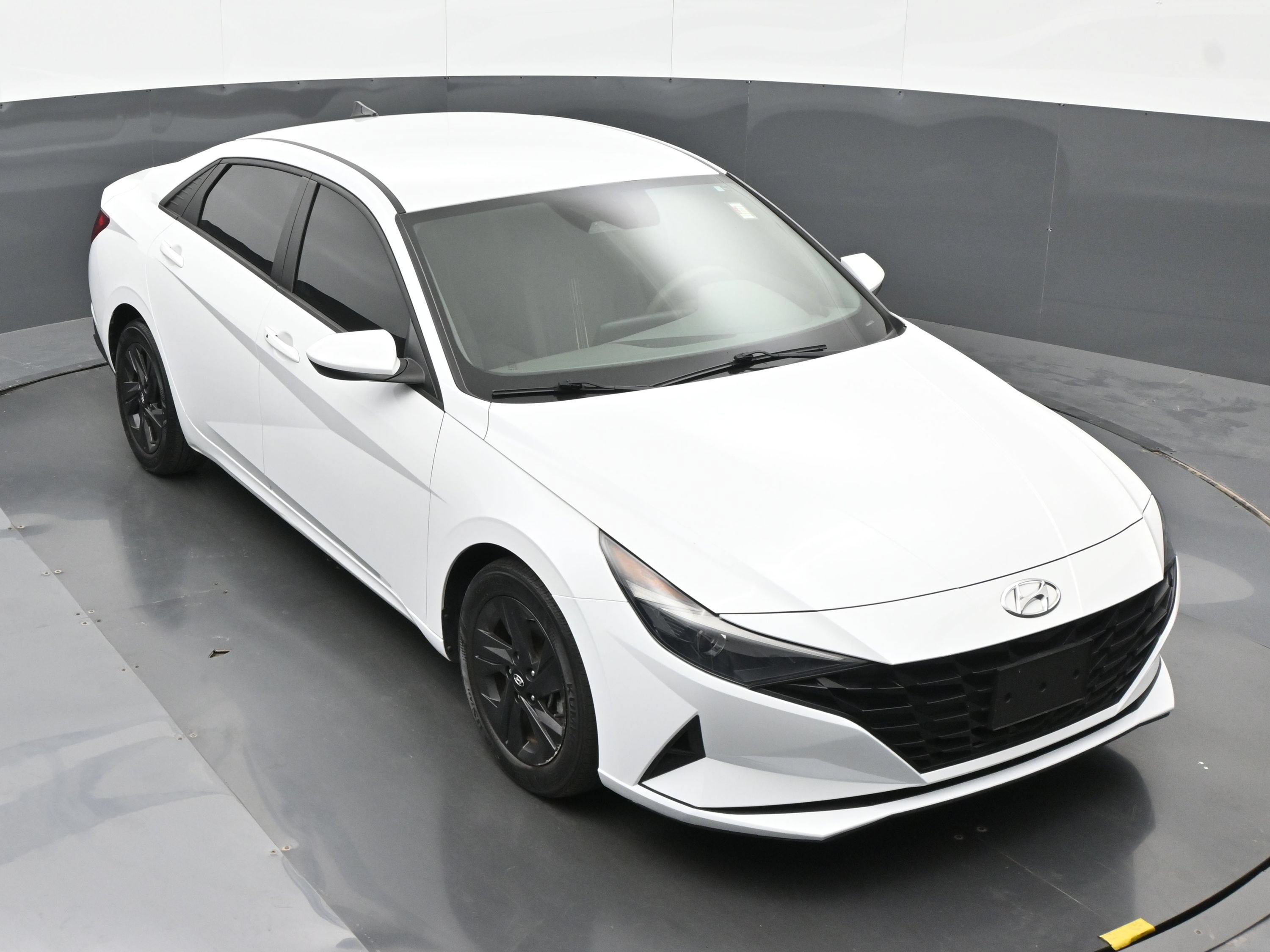 Used 2021 Hyundai Elantra SEL FWD image 32