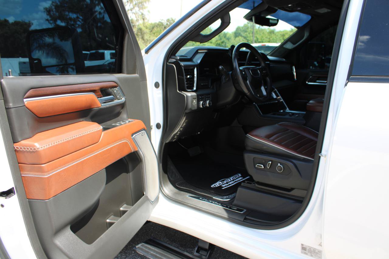 Used 2024 GMC Sierra 3500 Denali Ultimate AWD/4WD image 16