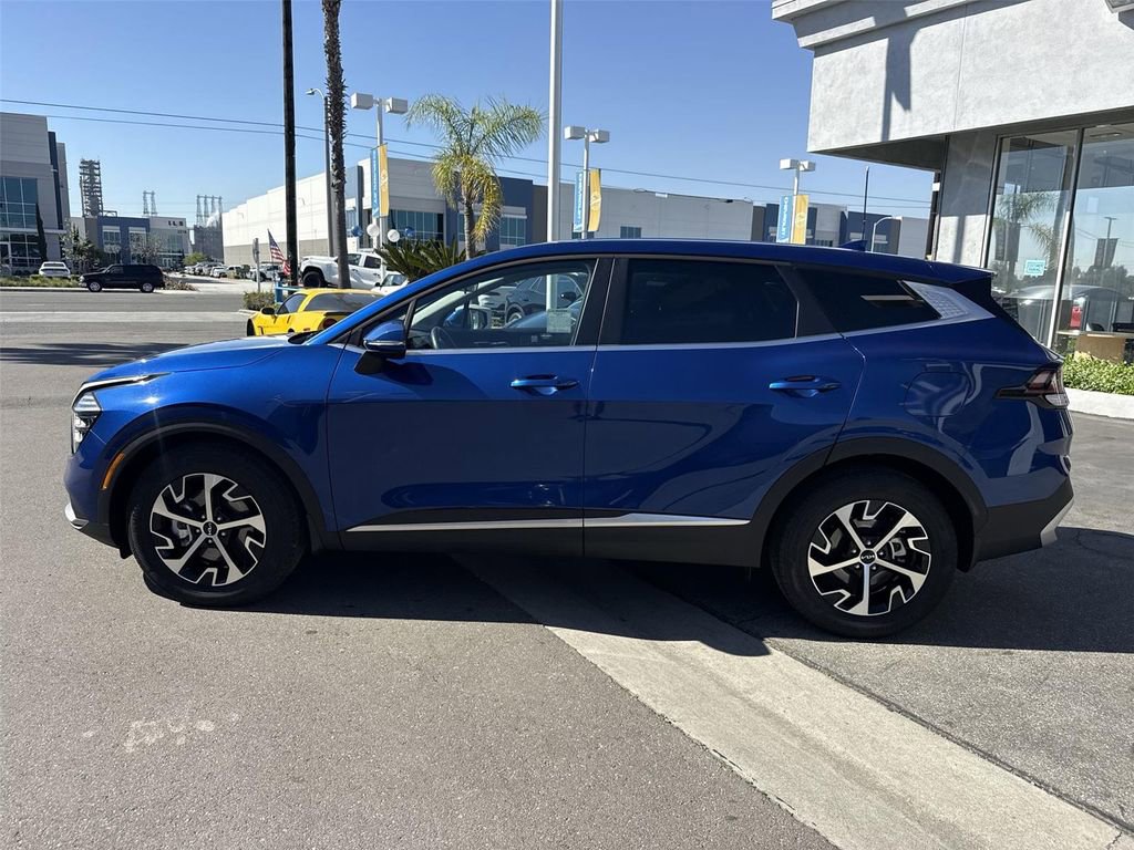 Used 2025 Kia Sportage EX image 6