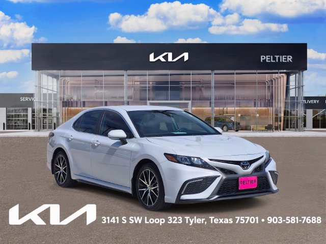 Used 2024 Toyota Camry SE w/ Convenience Package