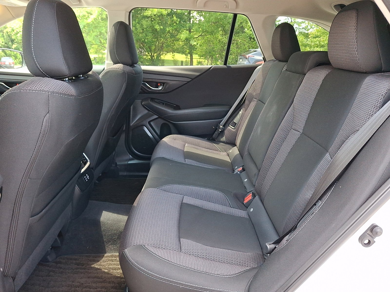 Certified 2025 Subaru Outback Premium AWD/4WD image 10