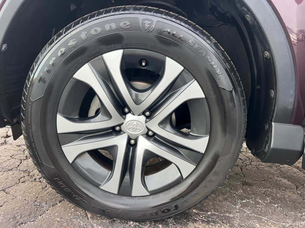 Used 2018 Toyota RAV4 LE image 39