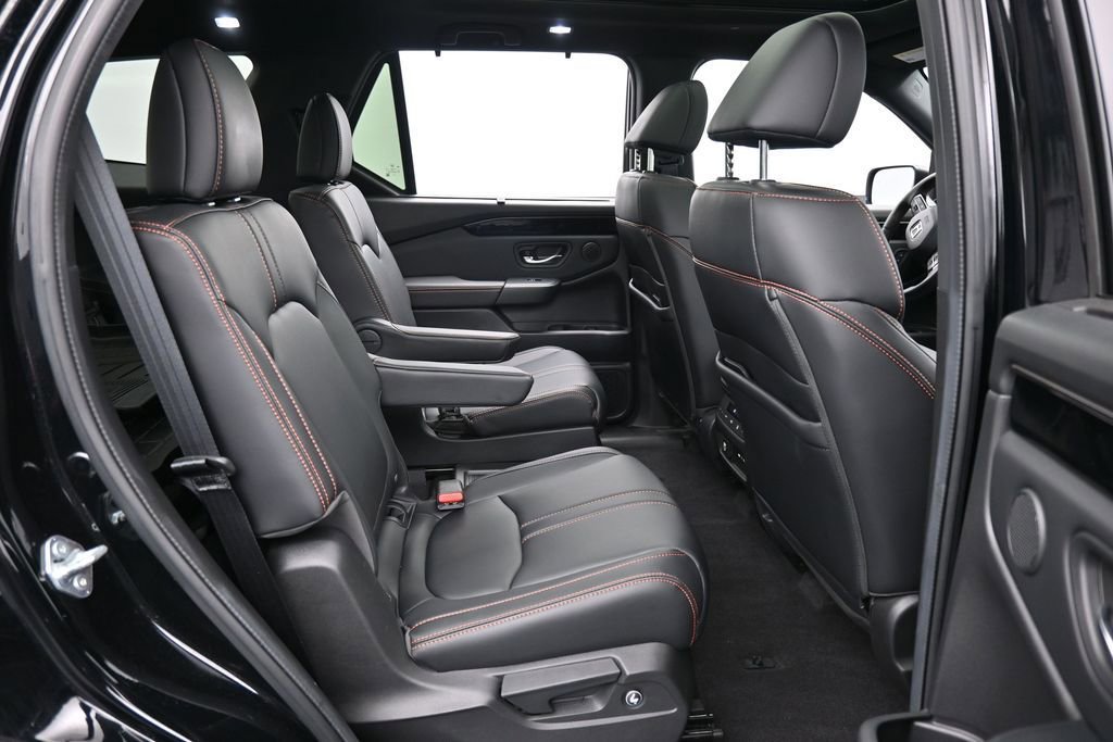 Used 2024 Honda Pilot TrailSport image 35