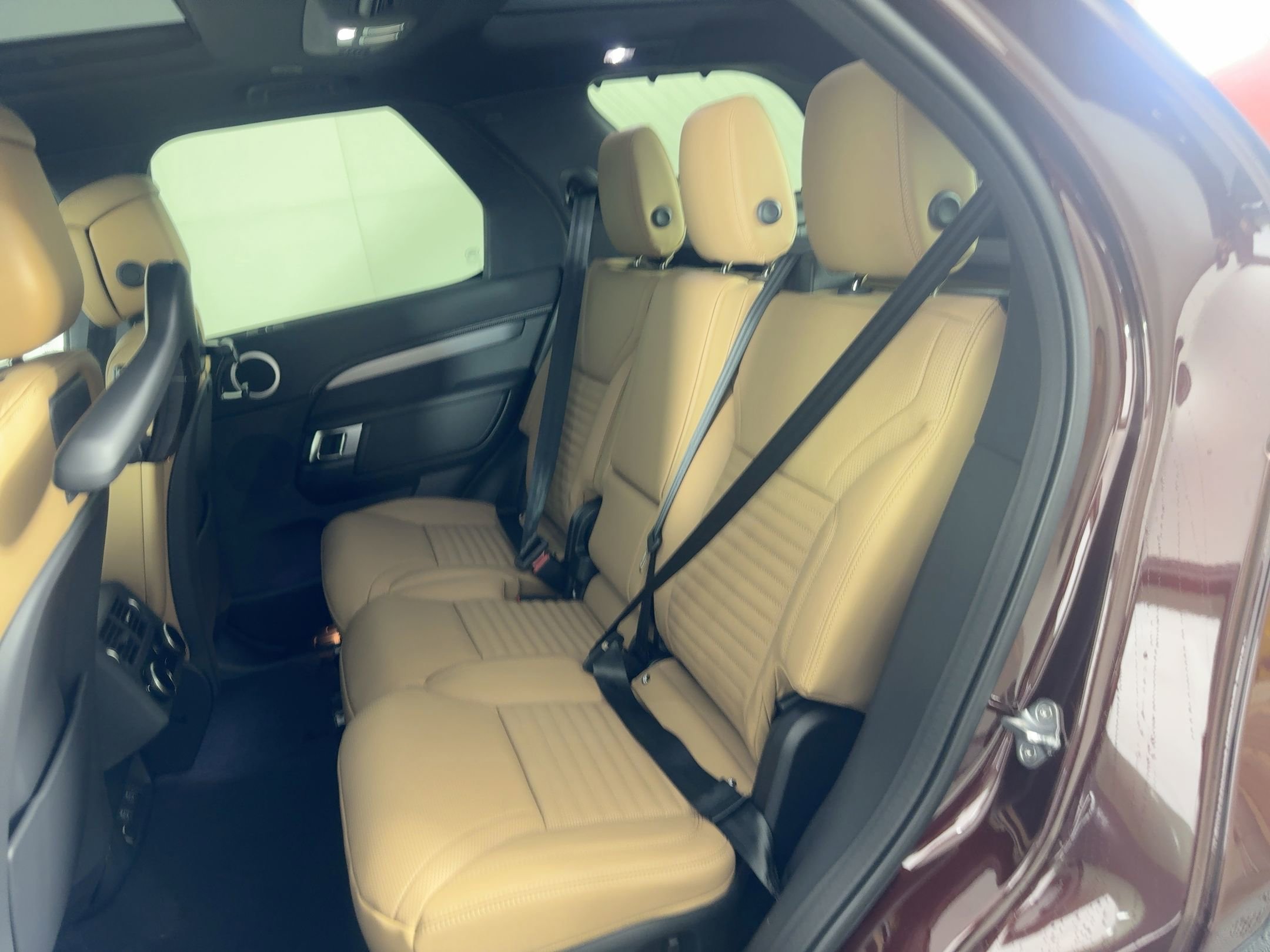 New 2026 Land Rover Discovery Limited Edition image 16