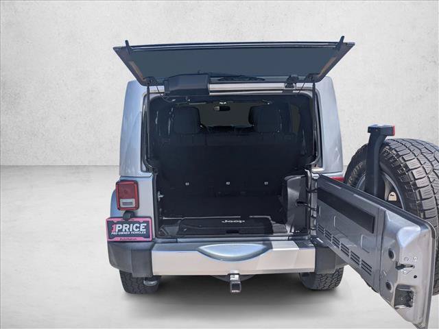 Used 2014 Jeep Wrangler Unlimited Sahara w/ Connectivity Group AWD/4WD image 7