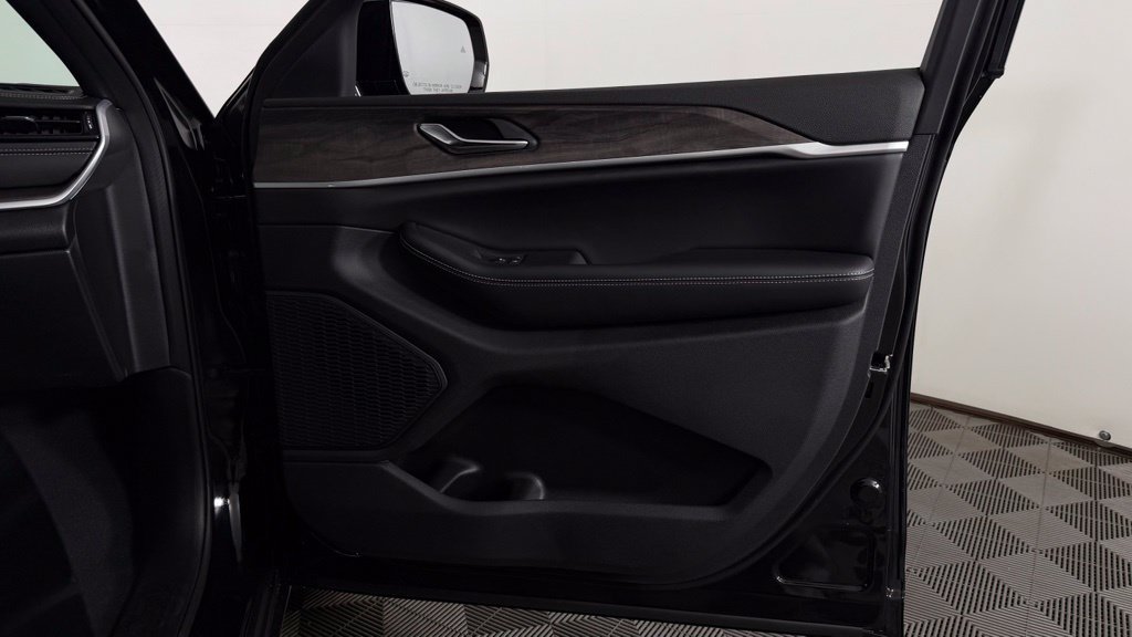 New 2027 Jeep Grand Cherokee L Limited AWD/4WD image 31