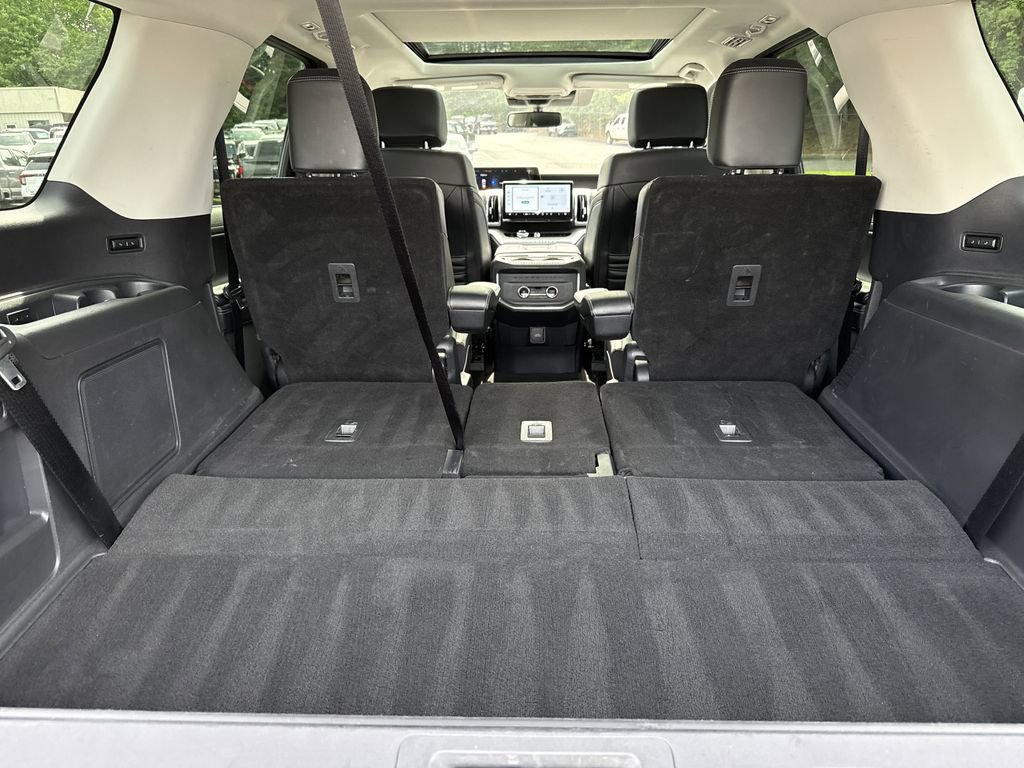 Used 2025 Ford Expedition Platinum AWD/4WD image 18