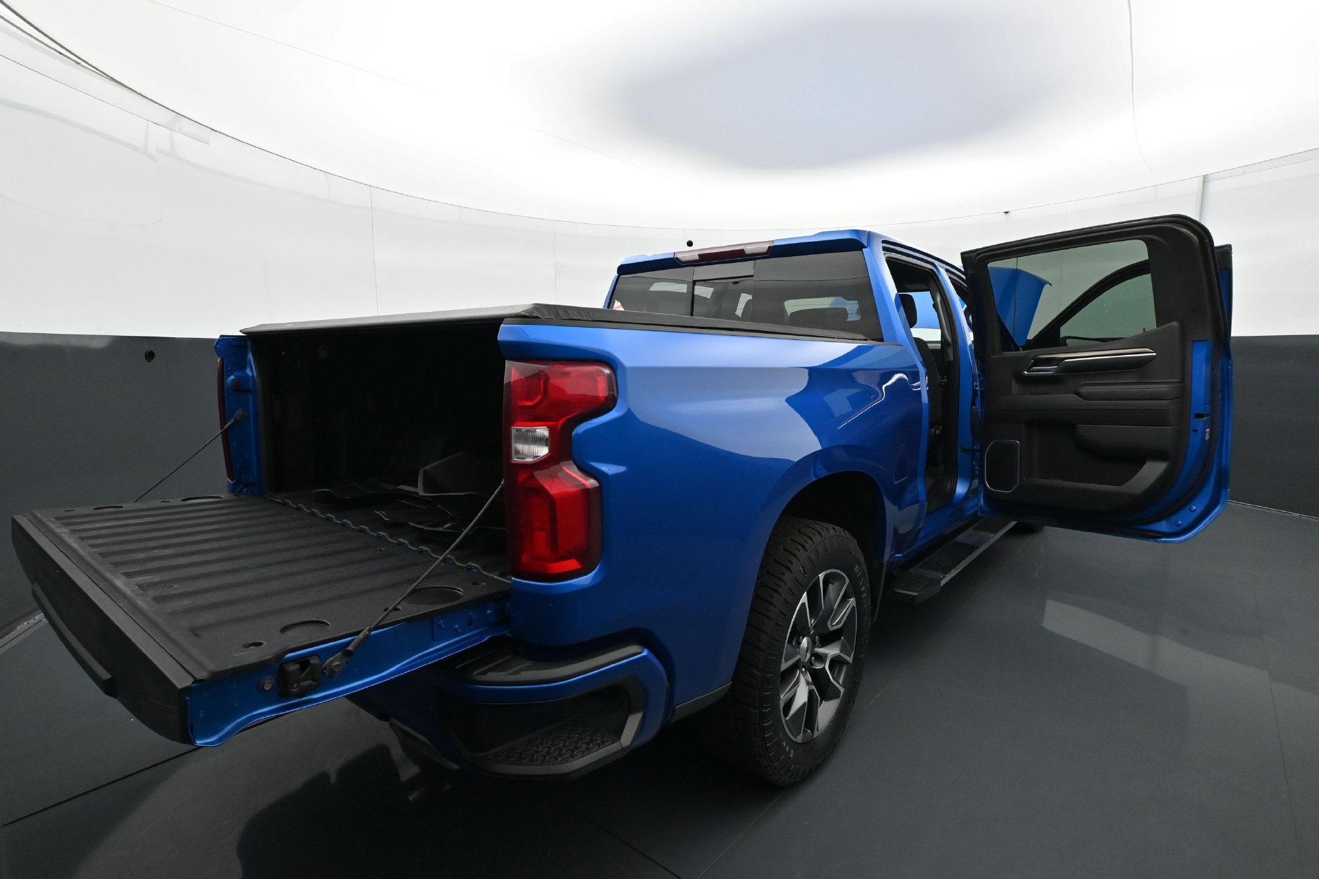 Used 2023 Chevrolet Silverado 1500 RST AWD/4WD image 34