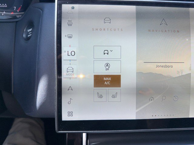 Used 2025 Land Rover Range Rover Velar S image 21