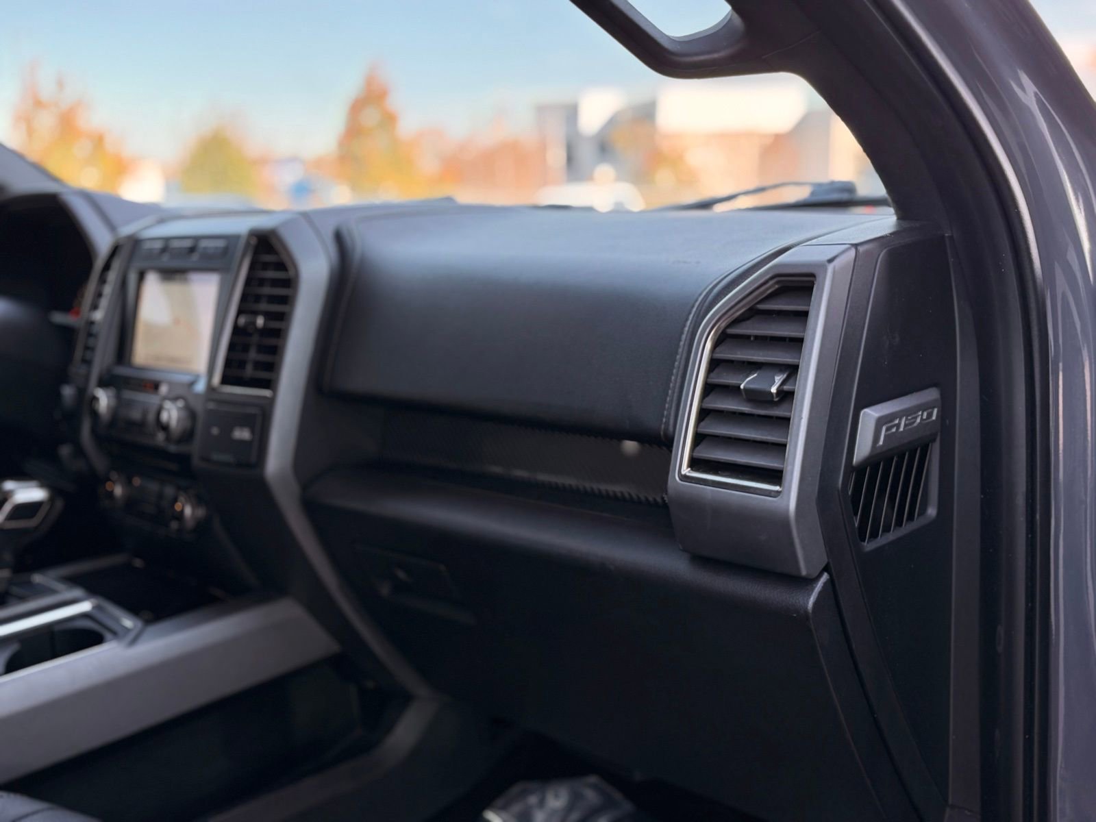 Used 2018 Ford F150 Raptor w/ Equipment Group 802A Luxury image 28