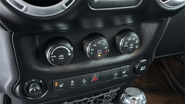 Used 2014 Jeep Wrangler Unlimited Sahara w/ Connectivity Group image 15