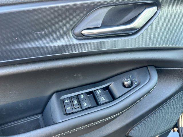 New 2025 Jeep Grand Cherokee L Altitude RWD image 13