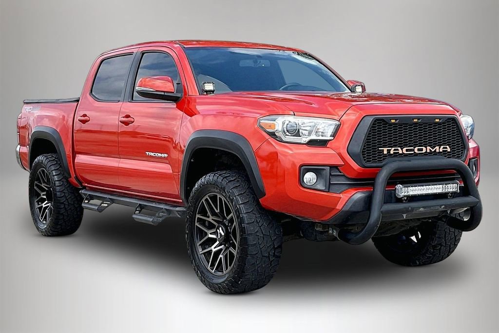 Used 2017 Toyota Tacoma TRD Off-Road w/ Tow Package (A/T) image 1