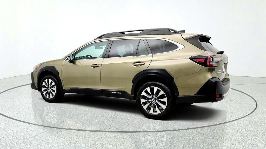 Used 2023 Subaru Outback Limited AWD/4WD image 7
