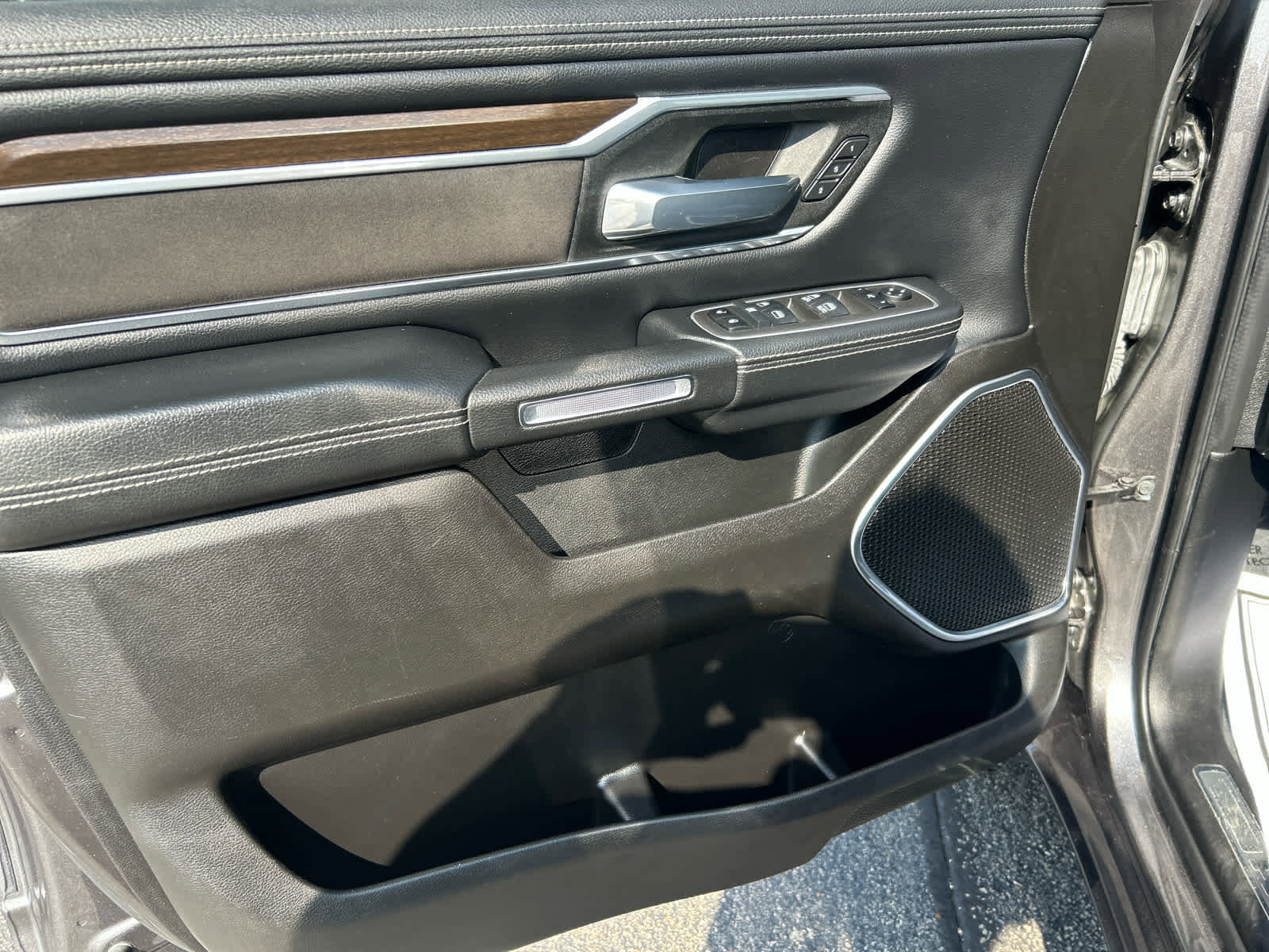 Used 2022 RAM 1500 Laramie image 11