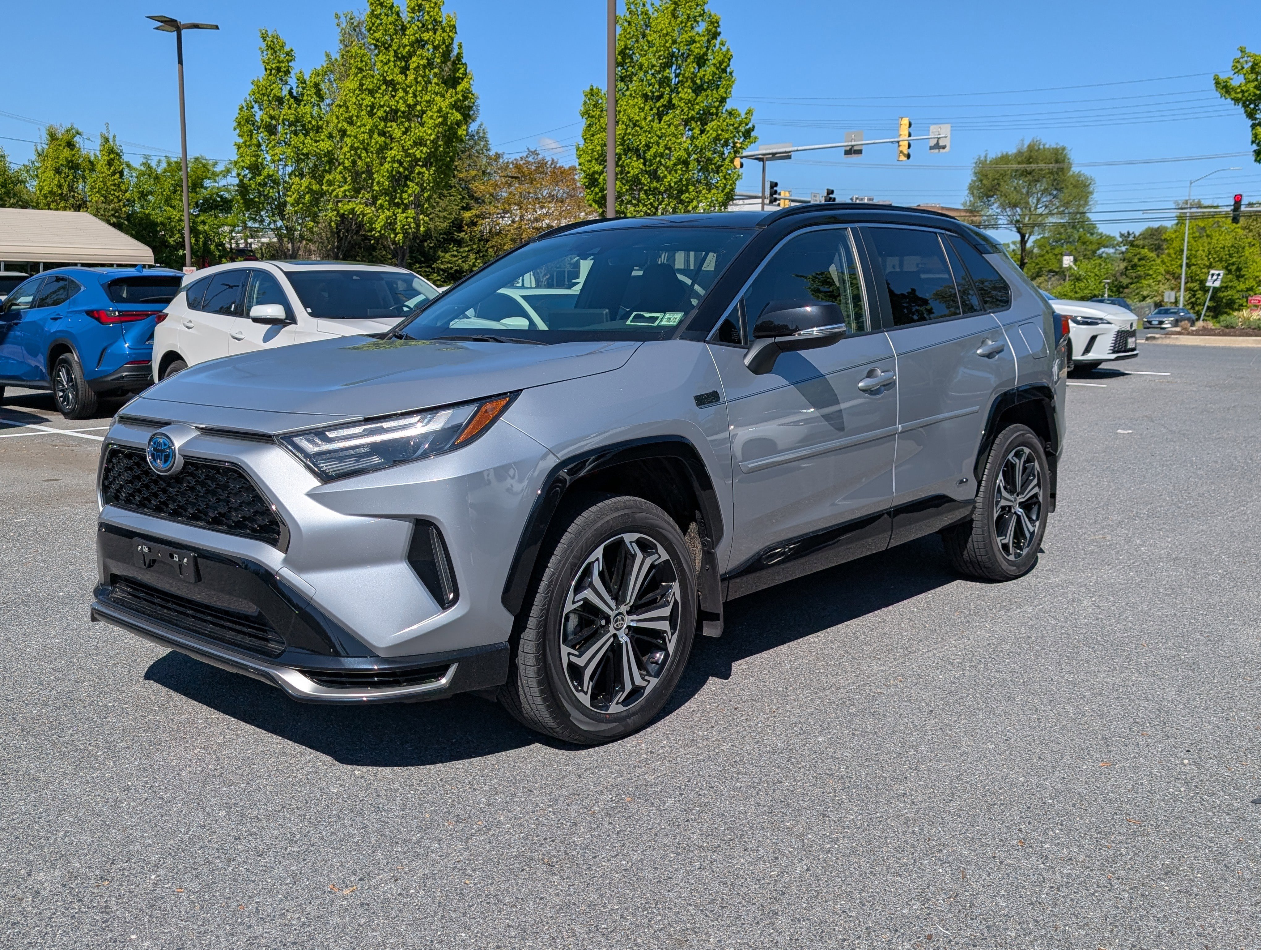 Used 2023 Toyota RAV4 XSE w/ Weather Package AWD/4WD image 7