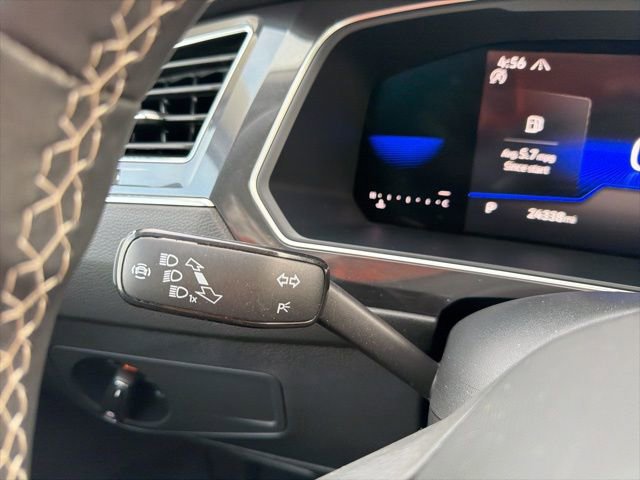 Used 2023 Volkswagen Tiguan SE image 22