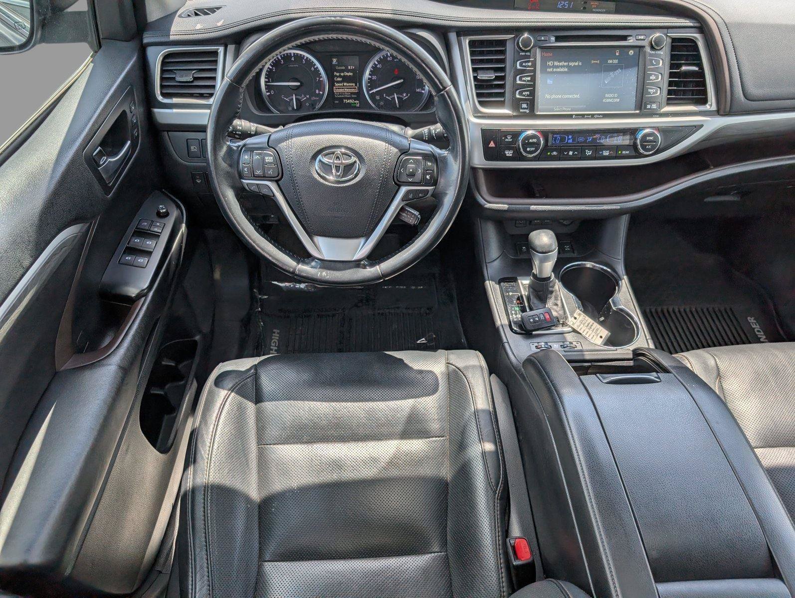 Used 2017 Toyota Highlander Limited AWD/4WD image 26