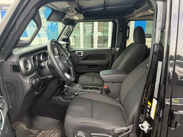 Used 2022 Jeep Wrangler Unlimited Sahara w/ LED Lighting Group AWD/4WD image 13
