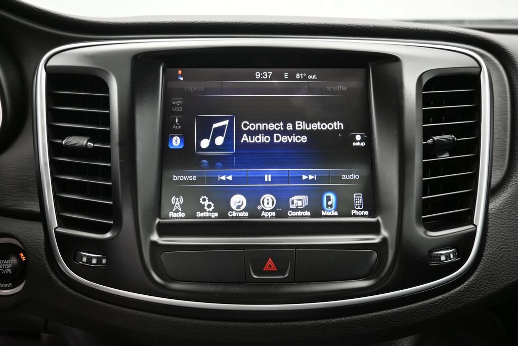Used 2016 Chrysler 200 Limited w/ Anniversary Edition FWD image 17