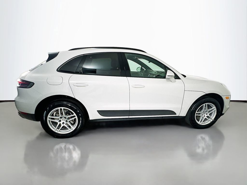 Certified 2021 Porsche Macan image 8