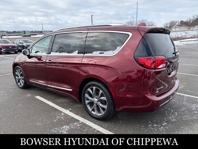 Used 2017 Chrysler Pacifica Limited image 3