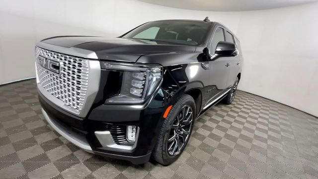 Used 2023 GMC Yukon Denali w/ Denali Reserve Package AWD/4WD image 9
