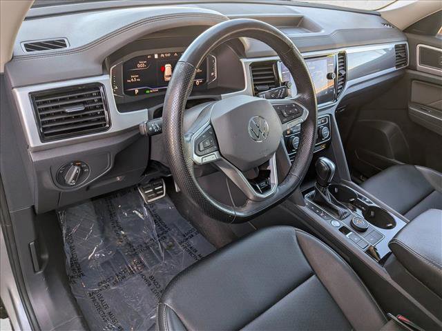 Used 2022 Volkswagen Atlas SEL R-Line AWD/4WD image 9