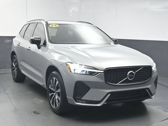 Used 2024 Volvo XC60 B5 Core AWD/4WD image 2