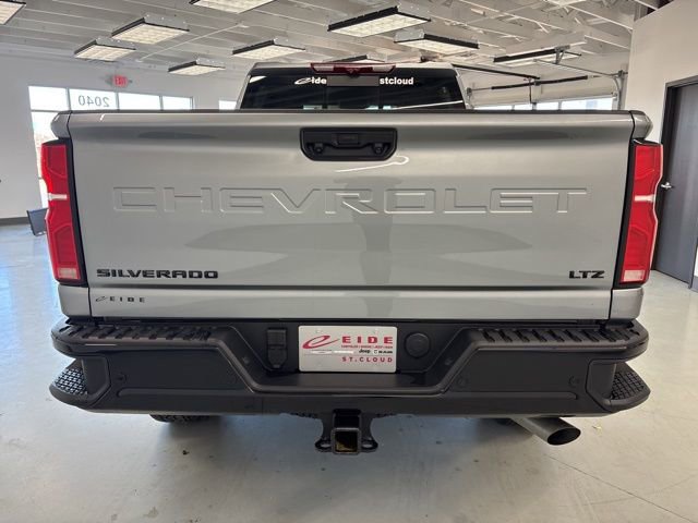 Used 2025 Chevrolet Silverado 3500 LTZ w/ LTZ Plus Package image 9