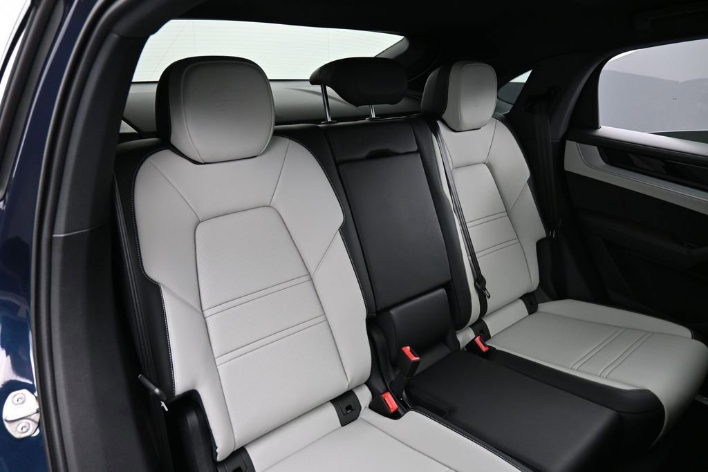 New 2026 Porsche Cayenne Coupe AWD/4WD image 26