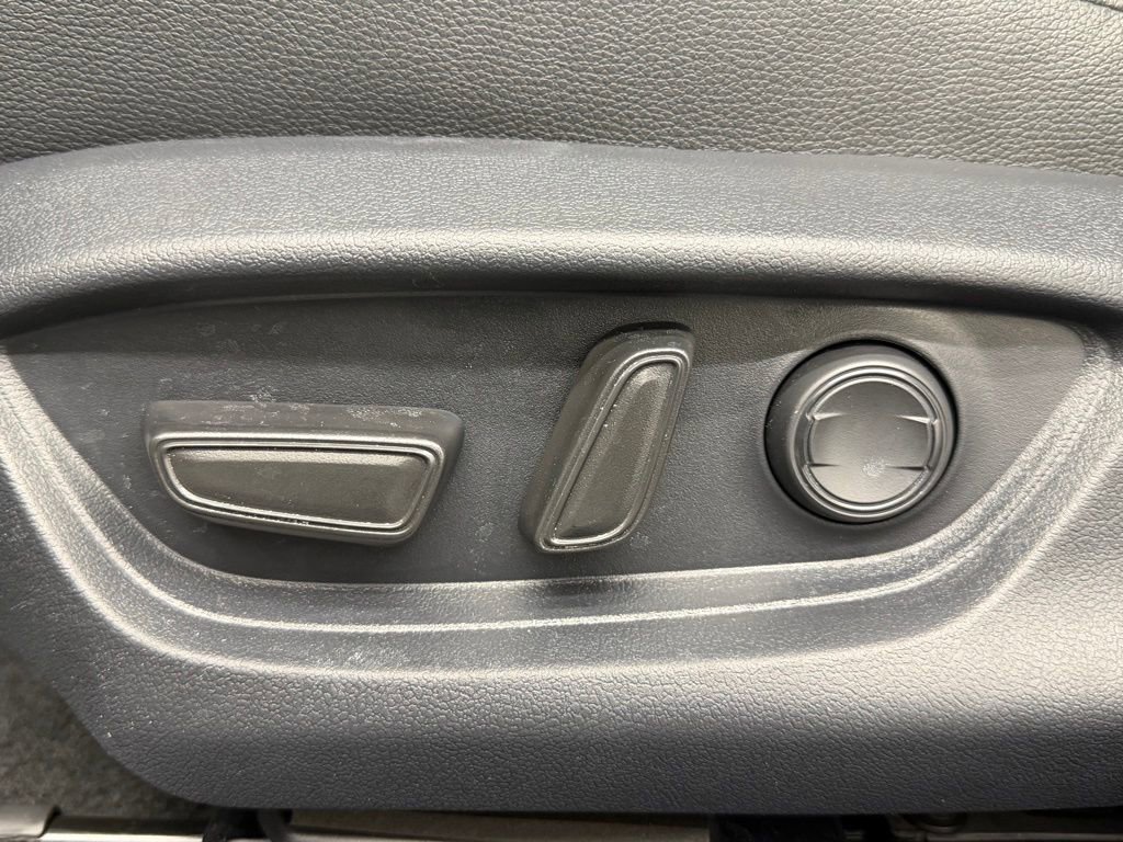 Used 2026 Toyota Camry SE image 21