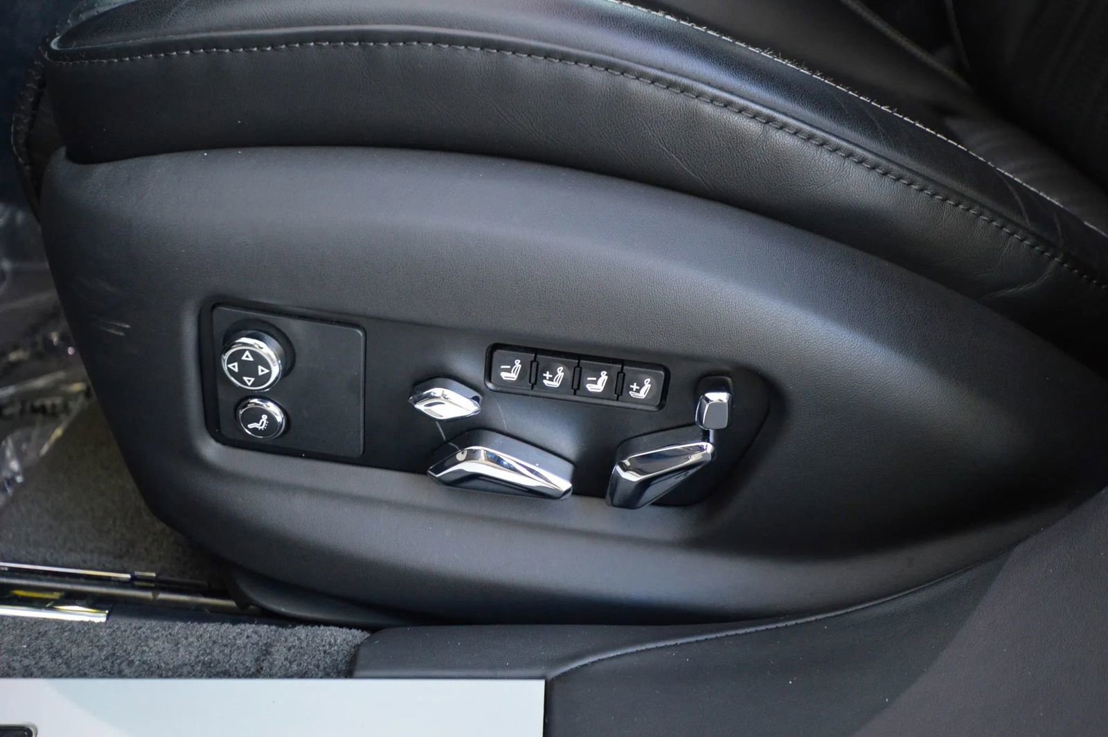 Used 2022 Bentley Flying Spur V8 image 29