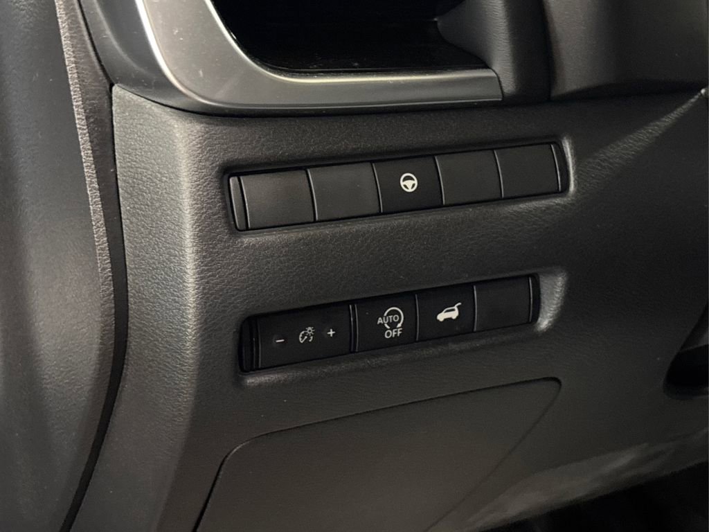 Used 2023 Nissan Rogue SL w/ SL Premium Package image 32