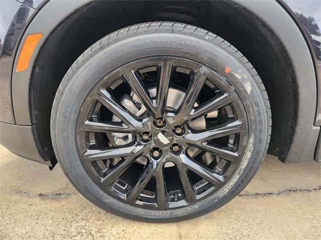 Used 2023 Cadillac XT4 Luxury w/ LPO, Onyx Lite Package FWD image 9