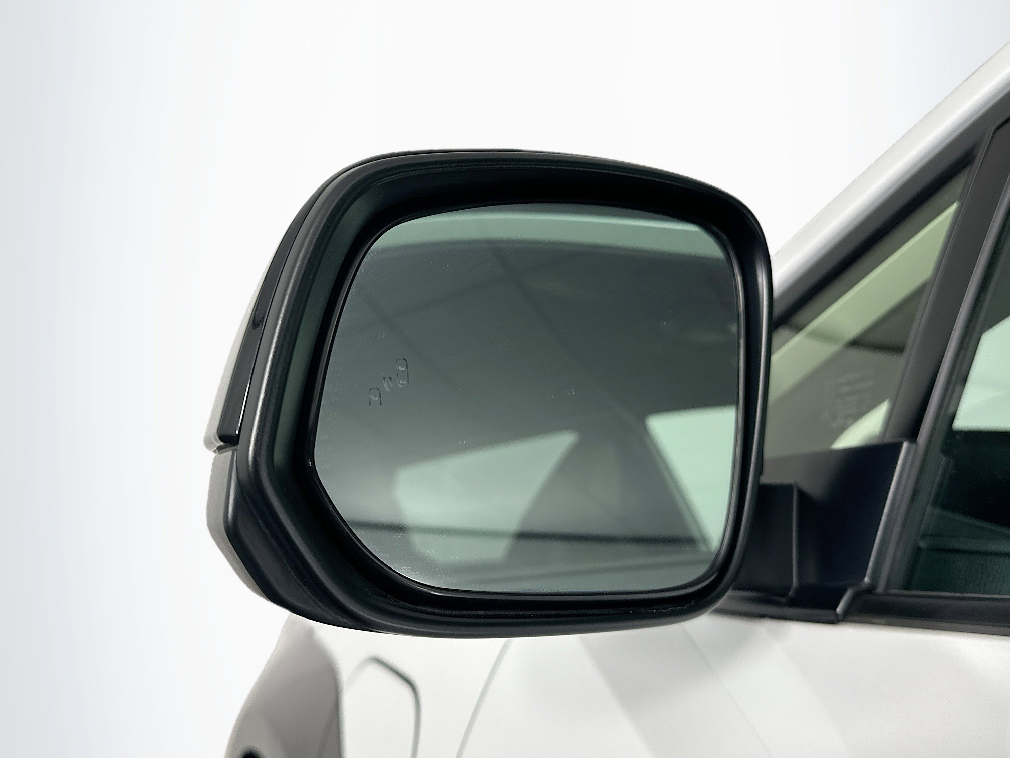 Used 2024 Toyota bZ4X FWD image 16