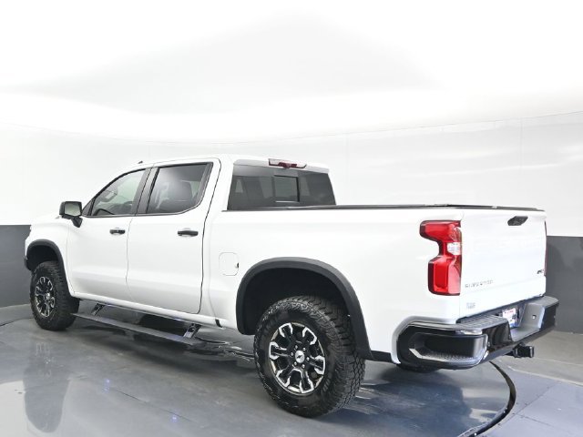 Used 2025 Chevrolet Silverado 1500 ZR2 w/ Technology Package AWD/4WD image 3
